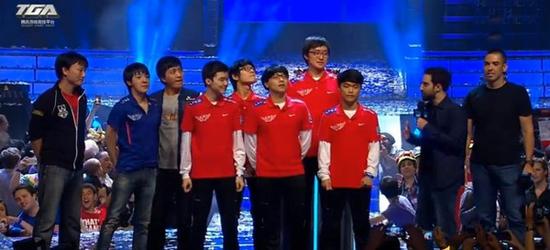 Doinb ： 你们不敢说金公犯了错误，我不敢说，因为他在我家，你们必须说！