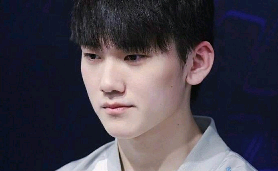 巨神bin！！历史上第一位在国际赛事BO5里四次战胜T1的选手