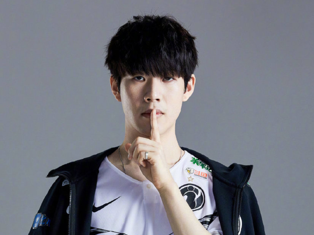 今日凌晨结束的2023LCS春季赛决赛中，C9以3-1轻取GG成功夺冠，他们也将以LCS一号种子的身份出征MSI