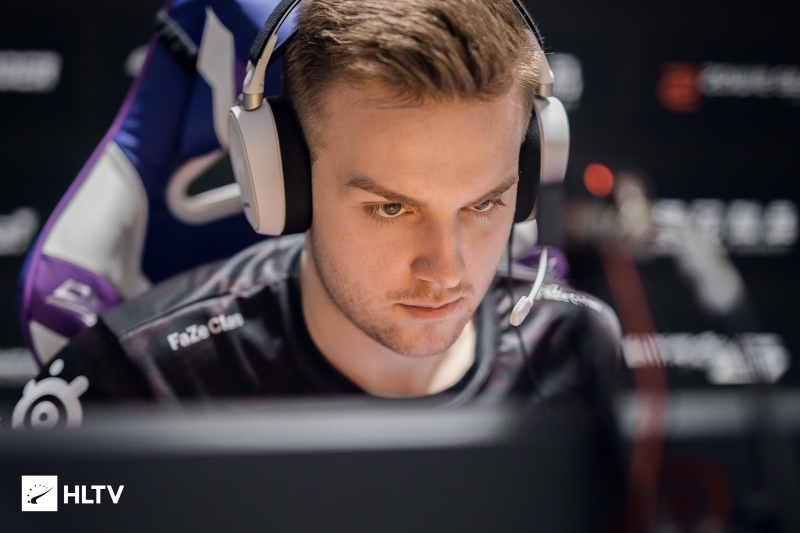 LLA赛后采访Faker：我觉得打游戏很有趣 再次和GEN交手很开心